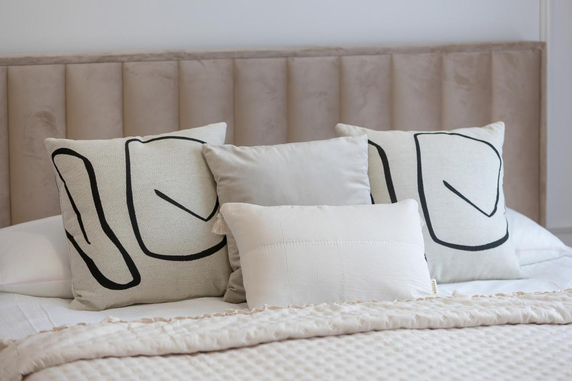 Stylish With Balcony 7th Floor By Renters Apartament