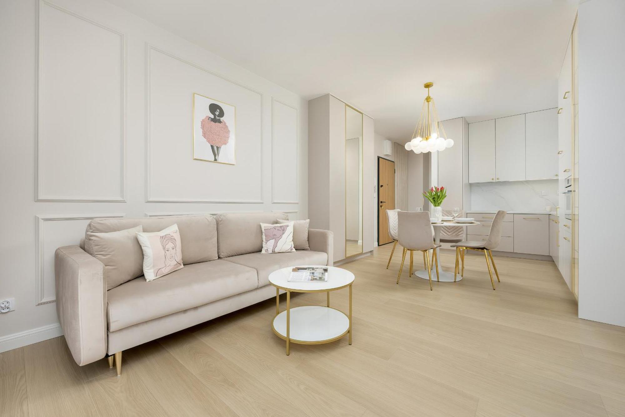 Stylish With Balcony 7th Floor By Renters Butas