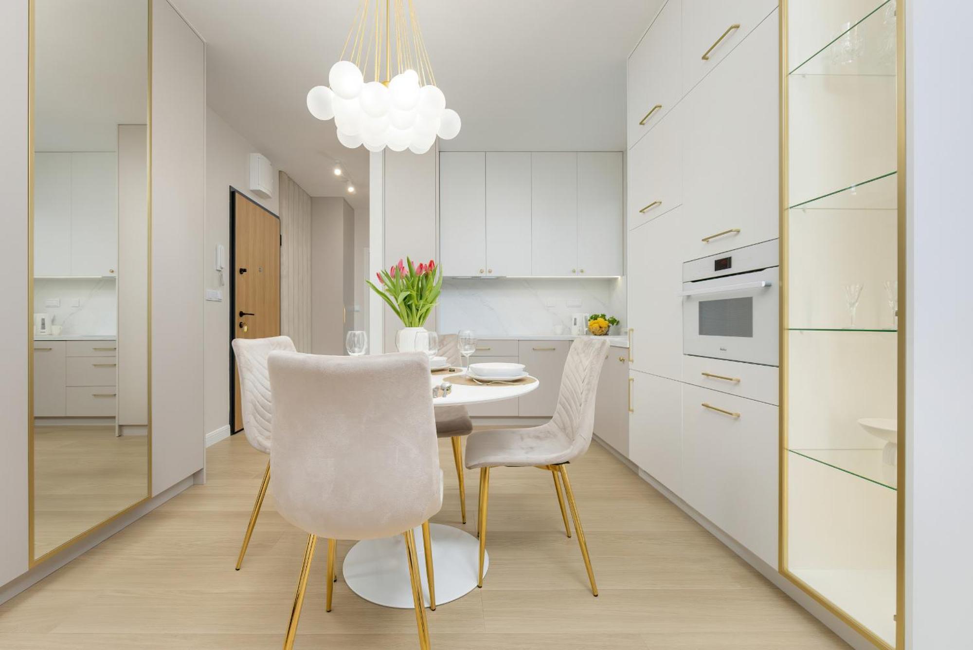 Butas Stylish With Balcony 7th Floor By Renters Warsaw