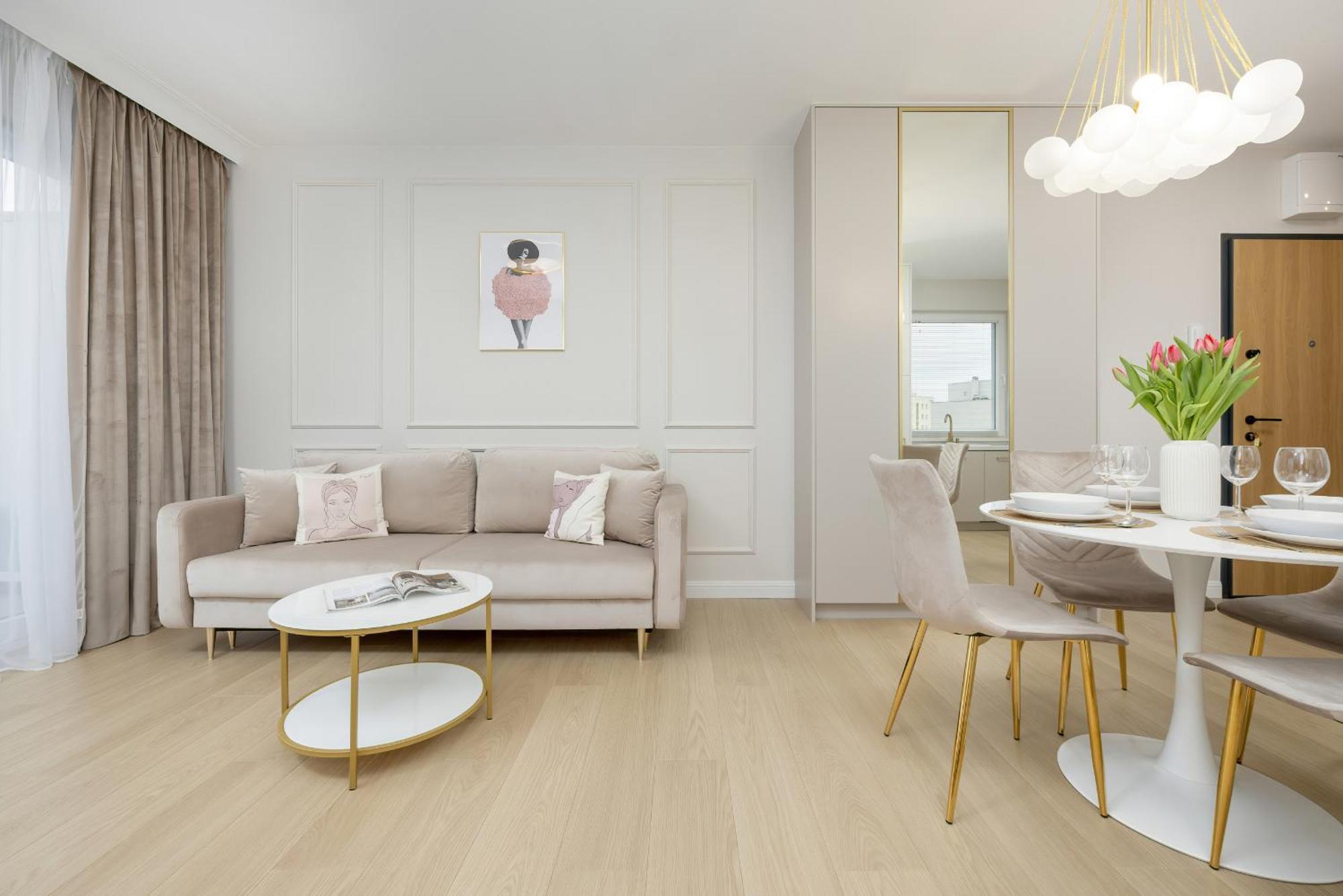 Stylish With Balcony 7th Floor By Renters Butas Warsaw