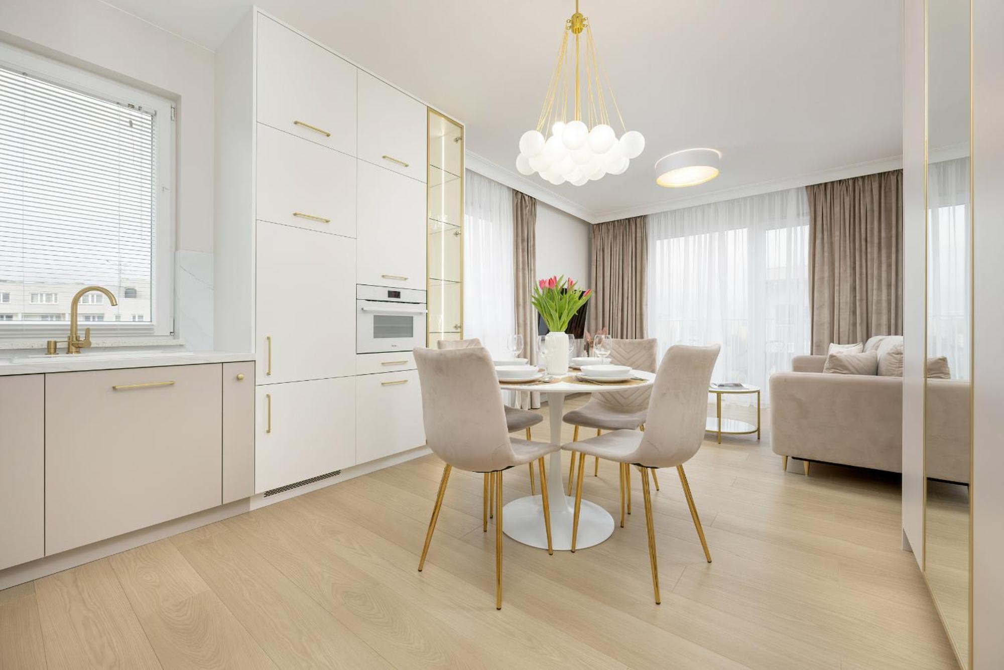 Stylish With Balcony 7th Floor By Renters Butas *